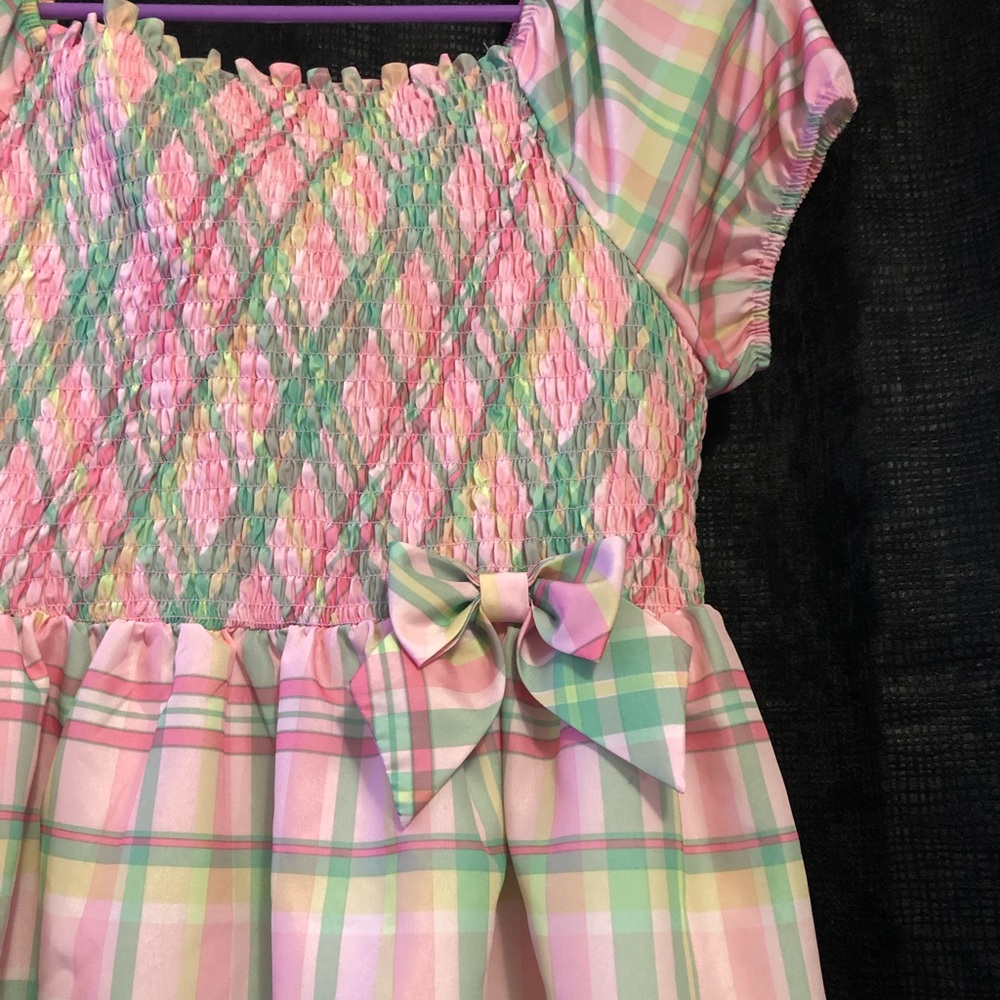 GEORGE 16 VESTIDO PARA NIÑA ROSITA CON VERDE ESTA EN BUENAS CONDICIONES.